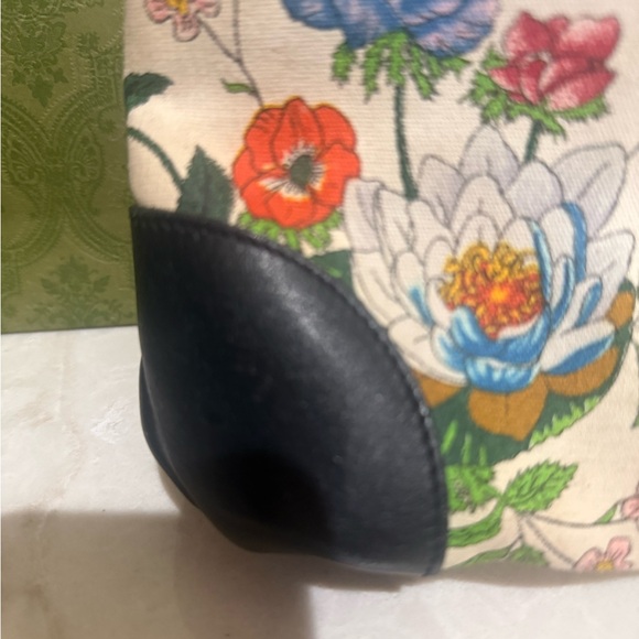 Gucci  Rare Floral-print Tote Bag, vintage Collectible canvas  leather trim EUC - Picture 3 of 17